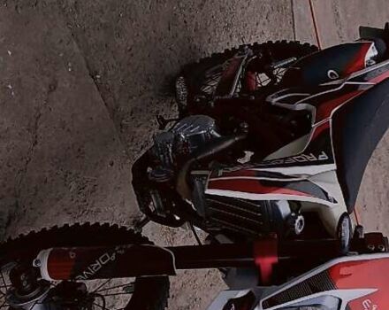 Exdrive Profactory 300 2024 в Гадяче на Automoto.ua Белый Exdrive Profactory 300, объемом двигателя 0 л и пробегом 3 тыс. км за 1937 $, фото 1 на Automoto.ua