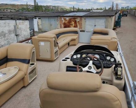 Harris Crown Pontoon, об'ємом двигуна 0 л та пробігом 100 тис. км за 26900 $, фото 3 на Automoto.ua