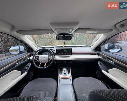 Белый Haval Jolion, объемом двигателя 1.5 л и пробегом 50 тыс. км за 16500 $, фото 4 на Automoto.ua