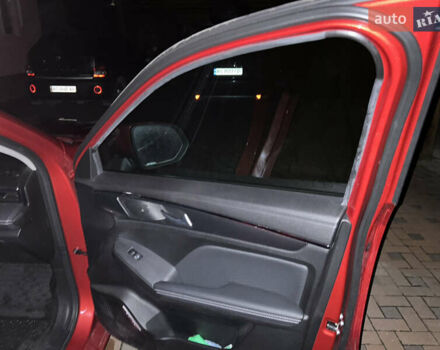 Красный Haval Jolion, объемом двигателя 1.5 л и пробегом 13 тыс. км за 19999 $, фото 3 на Automoto.ua