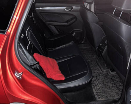 Красный Haval Jolion, объемом двигателя 1.5 л и пробегом 13 тыс. км за 19999 $, фото 7 на Automoto.ua