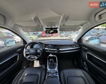 Білий Haval H6, об'ємом двигуна 1.97 л та пробігом 146 тис. км за 14500 $, фото 16 на Automoto.ua