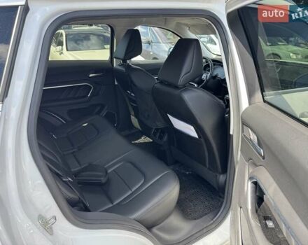 Білий Haval H6, об'ємом двигуна 1.97 л та пробігом 146 тис. км за 14500 $, фото 13 на Automoto.ua