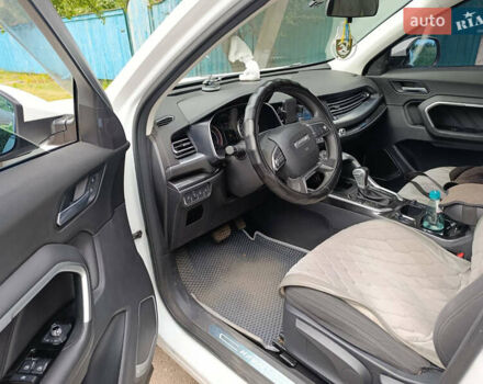 Белый Haval H6, объемом двигателя 1.5 л и пробегом 99 тыс. км за 14850 $, фото 6 на Automoto.ua