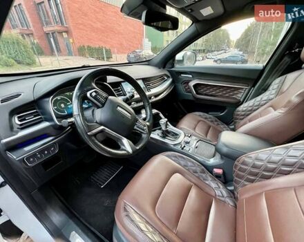 Білий Haval H6, об'ємом двигуна 1.97 л та пробігом 120 тис. км за 17000 $, фото 26 на Automoto.ua