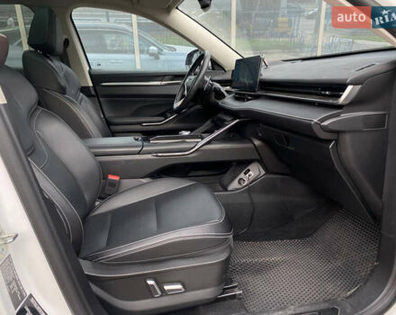 Белый Haval H6, объемом двигателя 2 л и пробегом 39 тыс. км за 21900 $, фото 9 на Automoto.ua