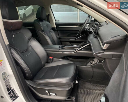 Белый Haval H6, объемом двигателя 2 л и пробегом 39 тыс. км за 21900 $, фото 10 на Automoto.ua