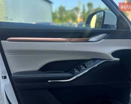 Білий Haval H6, об'ємом двигуна 2 л та пробігом 13 тис. км за 24500 $, фото 7 на Automoto.ua