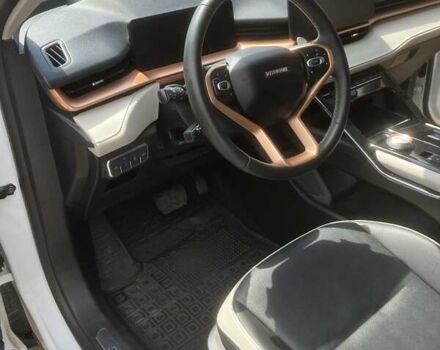 Белый Haval H6, объемом двигателя 2 л и пробегом 27 тыс. км за 19500 $, фото 1 на Automoto.ua
