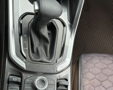 Коричневый Haval H6, объемом двигателя 2 л и пробегом 102 тыс. км за 19300 $, фото 5 на Automoto.ua