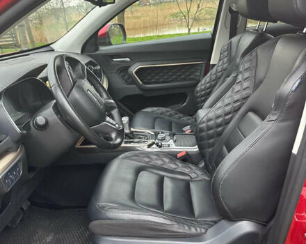 Красный Haval H6, объемом двигателя 2 л и пробегом 60 тыс. км за 15500 $, фото 4 на Automoto.ua