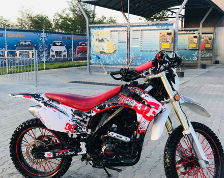 Красный Hornet Dakar, объемом двигателя 0.25 л и пробегом 5 тыс. км за 1300 $, фото 1 на Automoto.ua