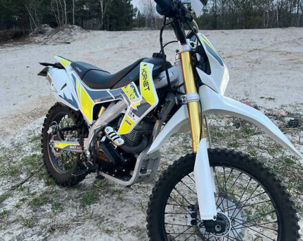 Желтый Hornet Dakar, объемом двигателя 0.25 л и пробегом 2 тыс. км за 1649 $, фото 5 на Automoto.ua
