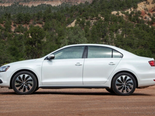 Купить седан с пробегом на автобазаре в Украине