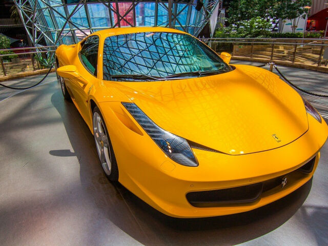 Оренда Ferrari в Дубаї