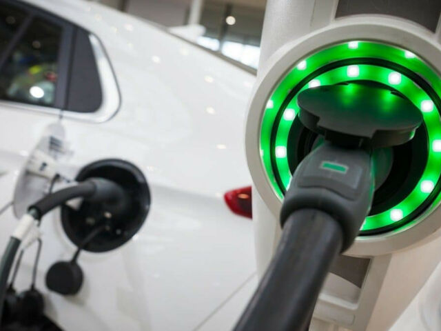 Скорость зарядки EV Какие факторы влияют на скорость зарядки электрокара