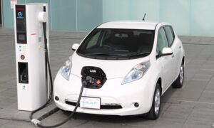 Электромобиль Nissan Leaf еще доступнее