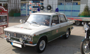 Які радянські авто використовували поліцейські ФРН і НДР