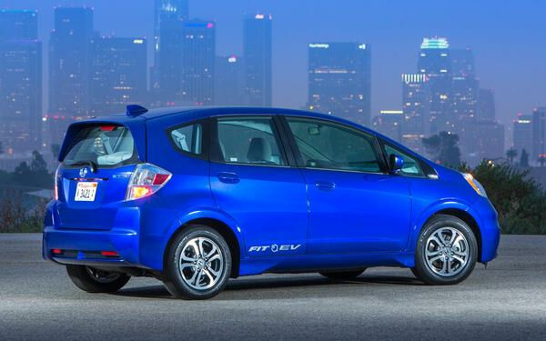 Honda предлагает в аренду электрический JAZZ Honda предлагает в аренду электрический JAZZ