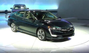 Honda представила электромобиль Clarity Electric и гибрид Clarity Plug-in Hybrid