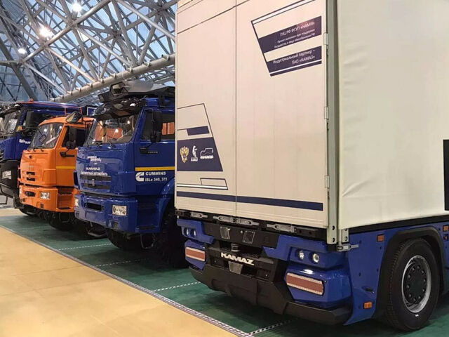 Инновационный КамАЗ без кабины КамАЗ на беспилотном управлении фото