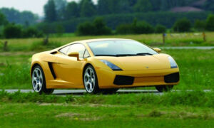 Lamborghini Gallardo выходит на Lamborghini Gallardo выходит на