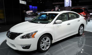 Nissan обновит Teana в 2013 году Nissan обновит Teana в 2013 году