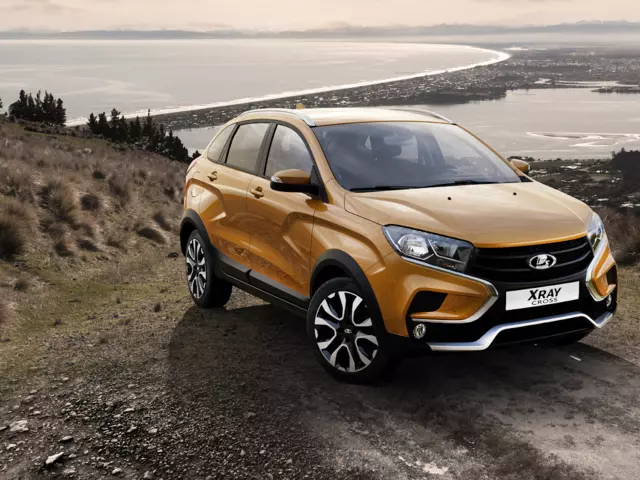 Нова Lada XRay Cross з варіатором не вразила клієнтів Нова Lada XRay Cross з варіатором не вразила клієнтів