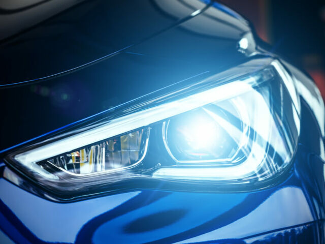 автомобиль с ксеноновой оптикой автомобильные фары ксенон фото