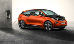 Первый электромобиль BMW в движении Первый электромобиль BMW в движении