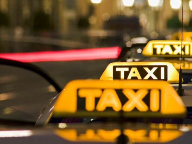 Нововведения для таксистов в Украине: подробности