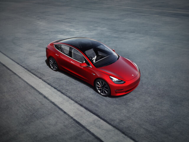 Tesla Model 3 фото