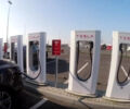 Tesla отменяет бесплатную заправку электромобилей