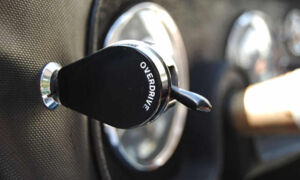 Кнопка овердрайв Кнопка overdrive на автоматичній коробці передач