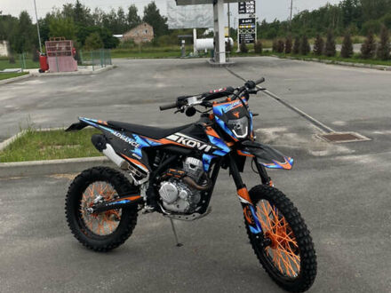 Kovi 250 Advance 2024 в Славуте на Automoto.ua Черный Kovi 250 Advance, объемом двигателя 0.25 л и пробегом 6 тыс. км за 1700 $, фото 1 на Automoto.ua