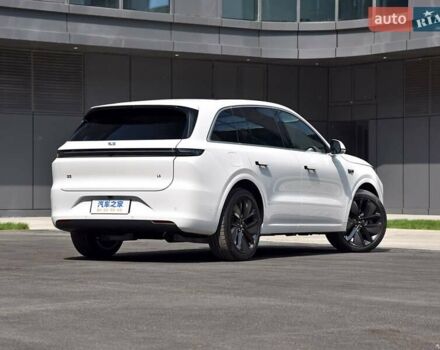 Белый Li Auto L6, объемом двигателя 1.5 л и пробегом 1 тыс. км за 59800 $, фото 4 на Automoto.ua
