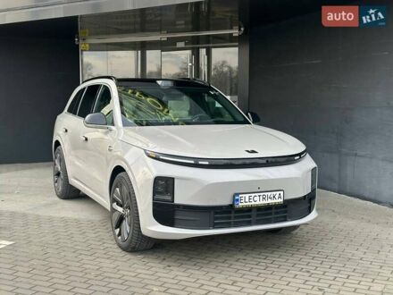 Li Auto L6 2024 в Киеве на Automoto.ua Бежевый Li Auto L6, объемом двигателя 1.5 л и пробегом 4 тыс. км за 53500 $, фото 1 на Automoto.ua