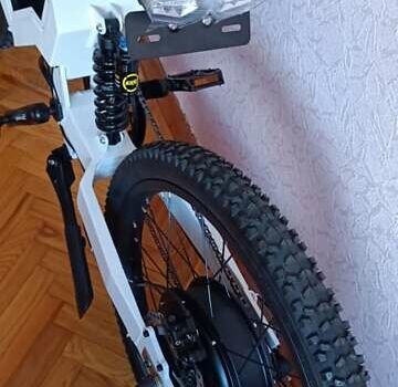 Белый Like.Bike Earth, объемом двигателя 0 л и пробегом 1 тыс. км за 2200 $, фото 1 на Automoto.ua