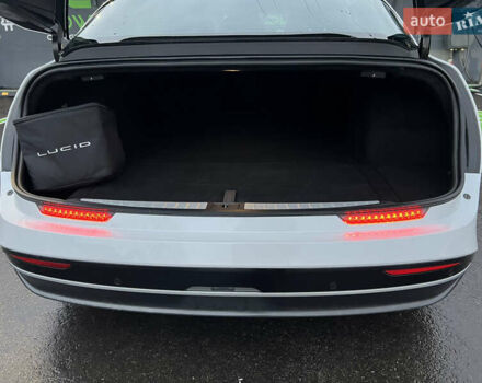 Lucid Air 2022 в Киеве на Automoto.ua Белый Lucid Air, объемом двигателя 0 л и пробегом 26 тыс. км за 57000 $, фото 9 на Automoto.ua