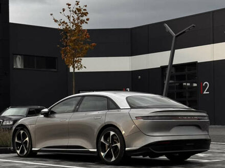 Серый Lucid Air, объемом двигателя 0 л и пробегом 65 тыс. км за 42000 $, фото 1 на Automoto.ua