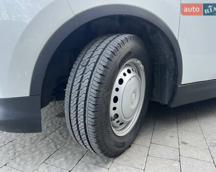 Білий Maxus e-Deliver 3, об'ємом двигуна 0 л та пробігом 84 тис. км за 14999 $, фото 12 на Automoto.ua