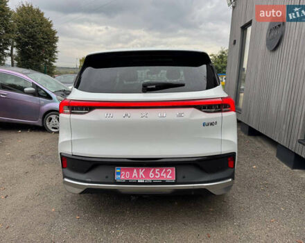 Белый Maxus Euniq 6, объемом двигателя 0 л и пробегом 113 тыс. км за 18000 $, фото 3 на Automoto.ua