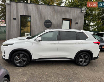 Белый Maxus Euniq 6, объемом двигателя 0 л и пробегом 113 тыс. км за 18000 $, фото 1 на Automoto.ua