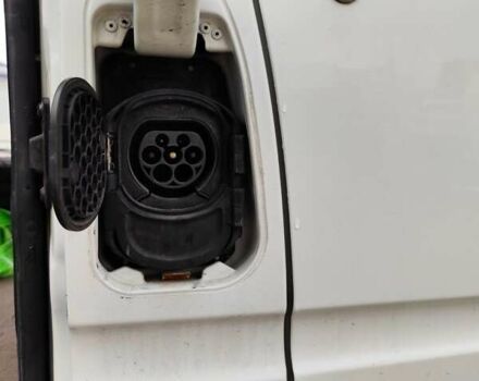 Белый Maxus EV80, объемом двигателя 0 л и пробегом 99 тыс. км за 18999 $, фото 32 на Automoto.ua