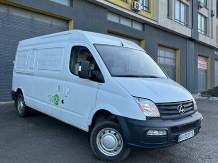 Белый Maxus EV80, объемом двигателя 0 л и пробегом 48 тыс. км за 12000 $, фото 1 на Automoto.ua