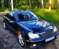 Синий Мерседес Ц-Класс, объемом двигателя 1.8 л и пробегом 238 тыс. км за 8100 $, фото 2 на Automoto.ua