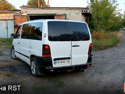 Мерседес Віто 2003 у Славянске на Automoto.ua Білий Мерседес Віто, об'ємом двигуна 2.1 л та пробігом 460 тис. км за 4300 $, фото 1 на Automoto.ua