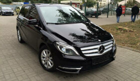 Mercedes-Benz B 180