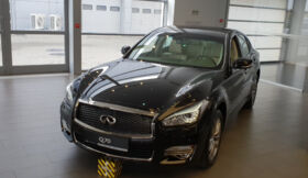 Infiniti Q70