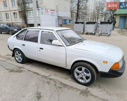 Белый Москвич/АЗЛК 2141, объемом двигателя 1.5 л и пробегом 35 тыс. км за 1500 $, фото 2 на Automoto.ua